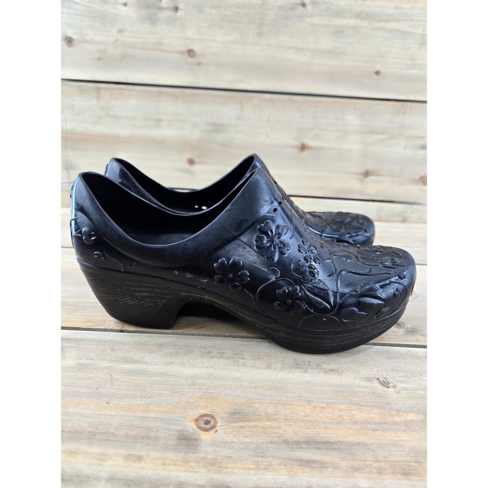 Dansko Black Floral Embossed Slip Resistant Clogs Wedge Shoes Womens 39 US 8.5-9
